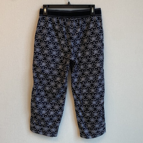 Nike Waterproof Active Capris • Sz S (4-6) - Picture 4 of 13